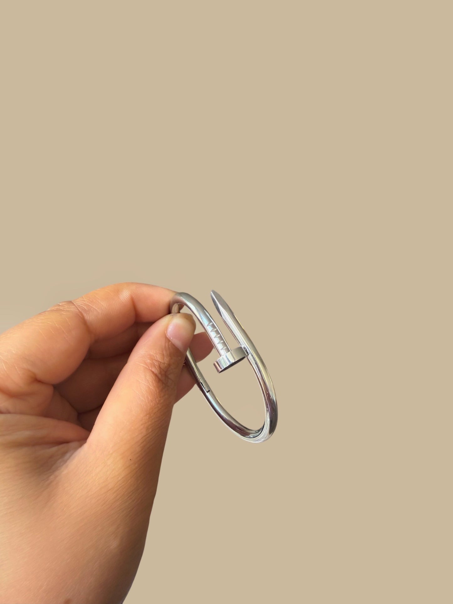 Bold Nail Luxe Bracelet - 50 mm (