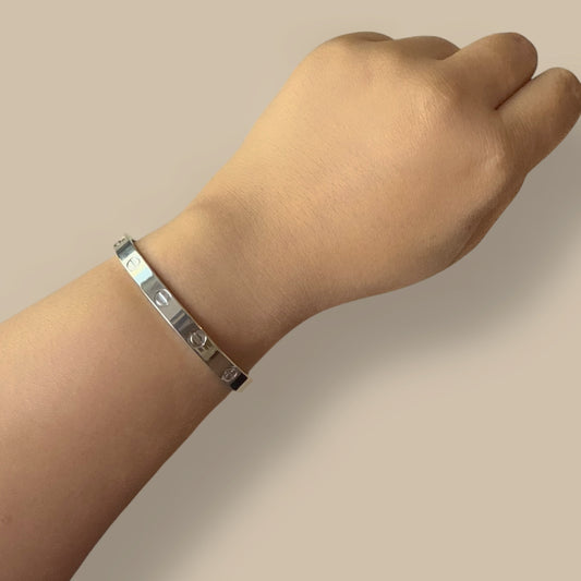 Amour Classic Bangle
