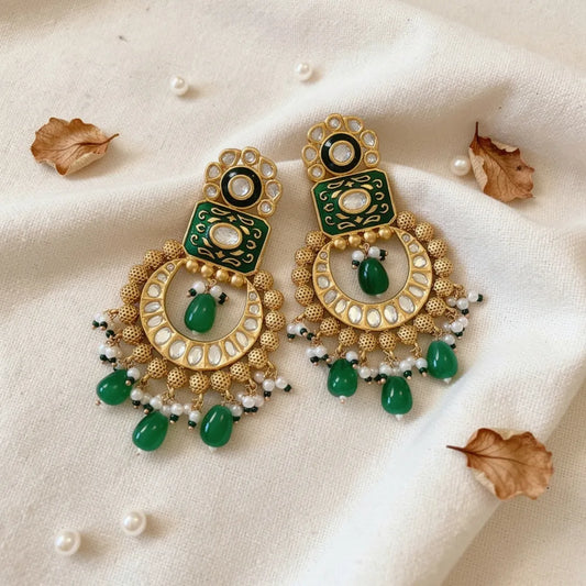 Ornate Kundan Chandbalis