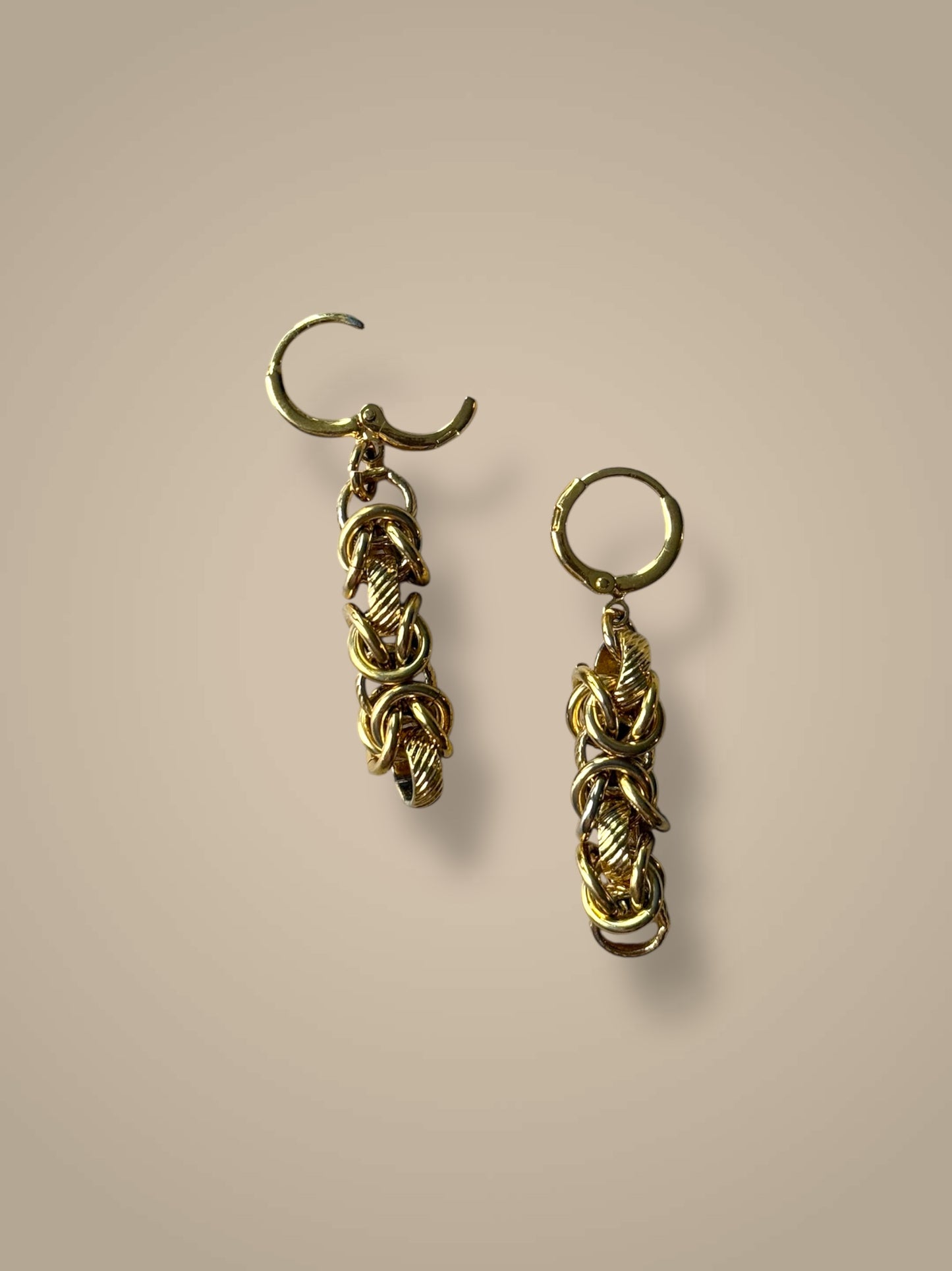 Twist Link Hoops