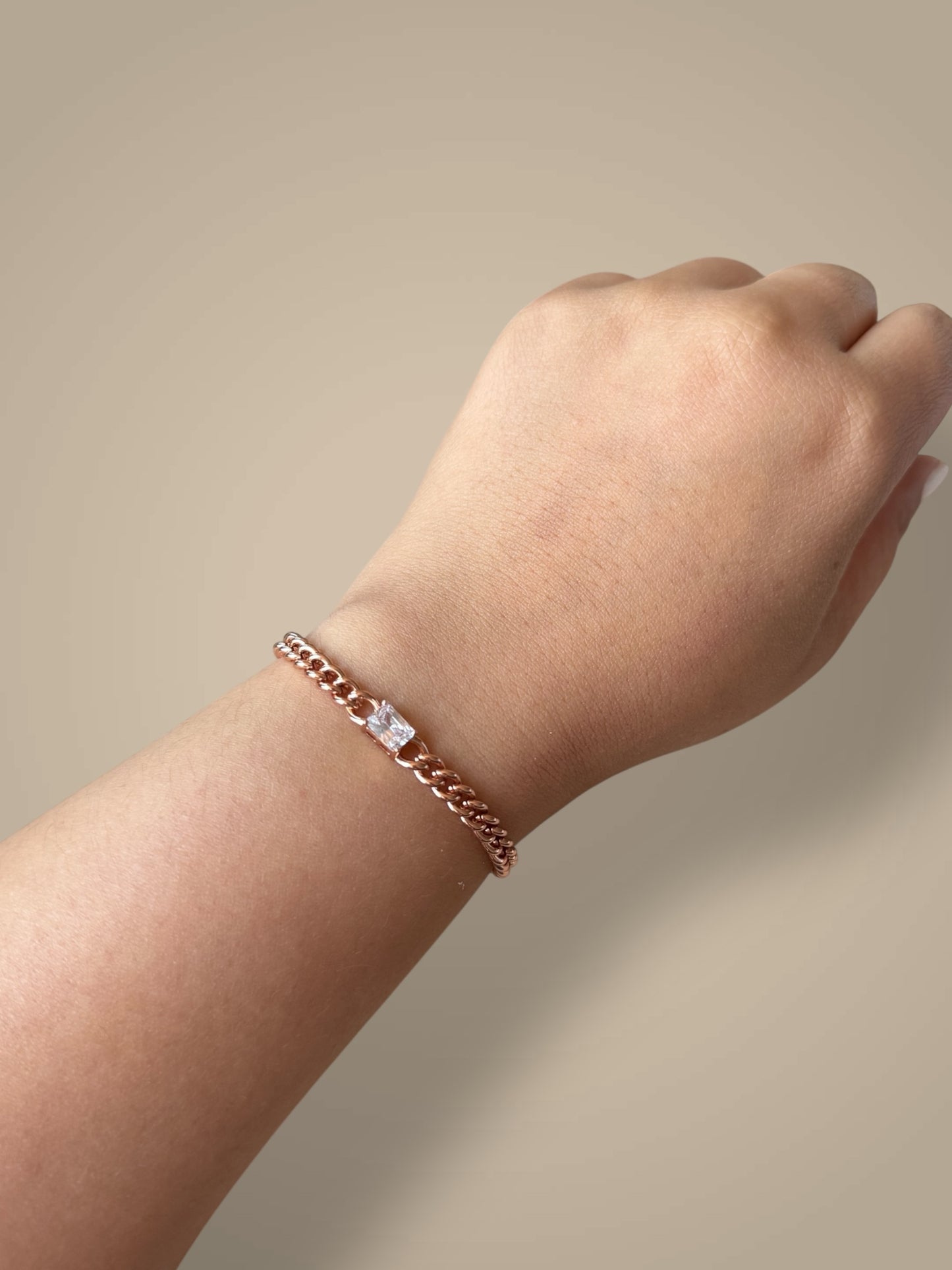 Solitaire Rose Chain Bracelet